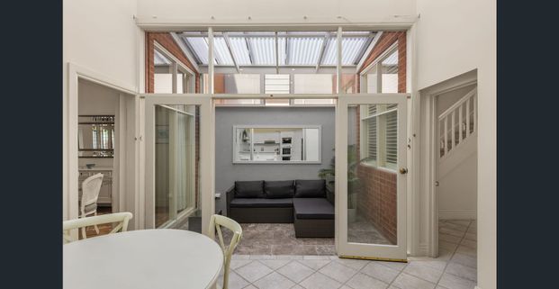 Elegant Fully Furnished Residence in a Prestigious Setting - Photo 1