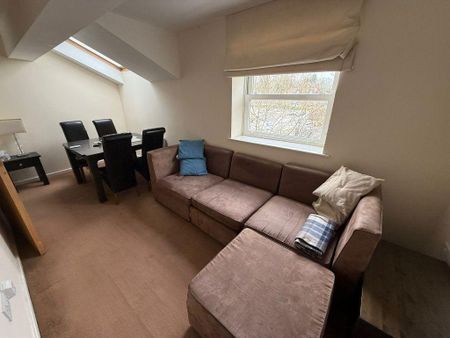 2 bedroom flat to rent - Photo 2
