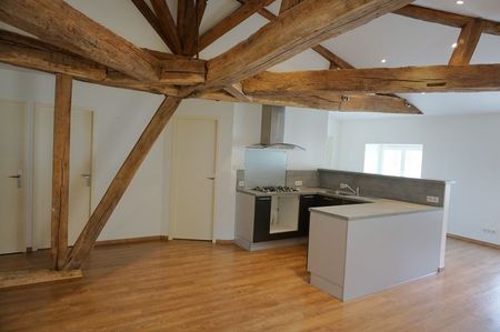 Location Appartement 4 pièces 95m² PARAY LE MONIAL 71600 - Photo 2