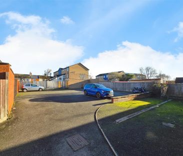 2 Bedroom Flat to Rent in Kings Road, Rushden, Northants, NN10 - Photo 6