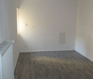 Location Appartement 4 pièces 80m² - Photo 2