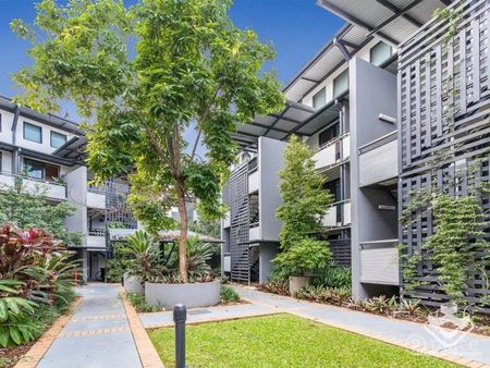 Urban Loft Living in the Heart of Teneriffe - Photo 5