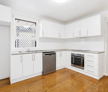 Charming One-Bedroom Semi in Prime Crows Nest Location - Photo 4