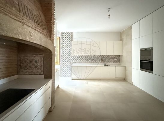 Lisboa, Lisbon 1100 - Photo 1