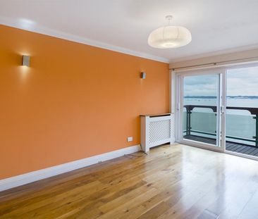 2 bedroom Flat To Let - Photo 1