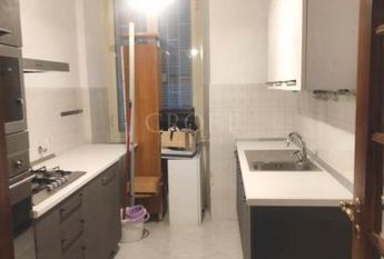 Monteverde Vecchio: Modern 2 bedroom, 2 bath, large living room, separate kitchen. Bright, silent, parquet floors, situated in lovely period building, excellent area, near park. Ref. 2364.