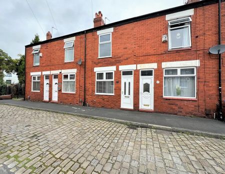 2 bedroom terraced house to rent - Photo 2