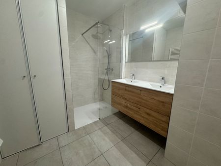 Location Appartement 3 pièces 66m² - Photo 5