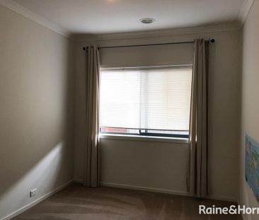 Splendid 4Br Home in Arndel, Truganina! - Photo 5