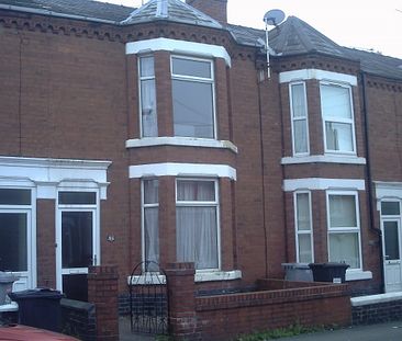4 bedroom House Ernest St Crewe CW2 - Photo 2