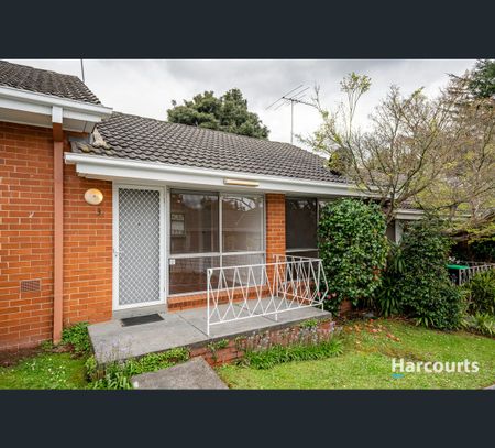 3/15 Drina Street, Strathmore, Vic 3041 - Photo 3