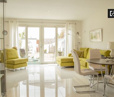 Inviting room in 3-bedroom apartment in Killester, Dublin - Photo 2