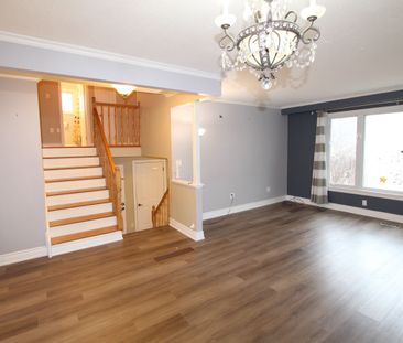 For Lease - 8 Meadowland Avenue, Barrie, Ontario - Photo 2