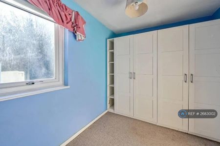 2 bedroom terraced house to rent - Photo 2