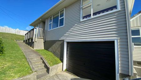 Tidy townhouse in Newlands - Photo 3