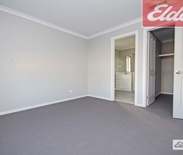 Stylish Modern Family Home - Photo 4