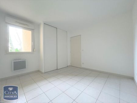 Location Appartement 2 pièces 48m² SORGUES 84700 - Photo 2