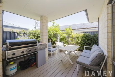 1A Raff Place, Padbury WA 6025 - House For Rent - $750 | Domain - Photo 3