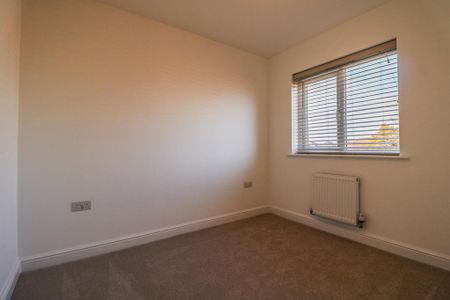 3 bedroom semi-detached house to rent - Photo 3