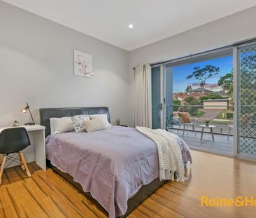 Prestigious Location Modern 5-Bedroom Duplex Home - Photo 5