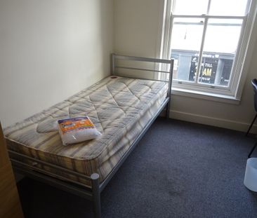 8 Bed Student Accommodation - Photo 3