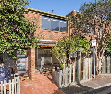 Central Geelong, Renovated Townhouse - Photo 5