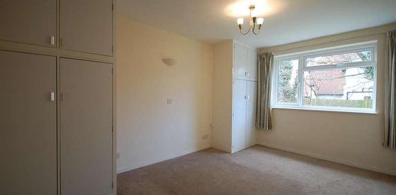 Crown Apartments, Ruislip, HA4 - Photo 2