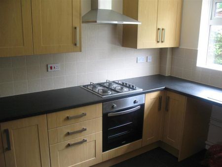 4 bedroom detached house to rent - Photo 5