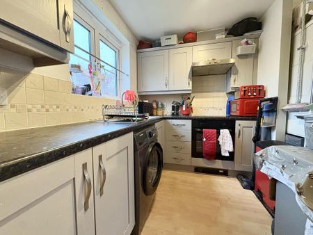 2 bedroom maisonette to rent - Photo 5