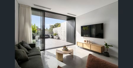 Architect-Designed Executive Residence | Luxury Living in Mount Lawley - Photo 2