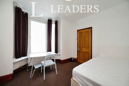 4 bedroom house to rent Bath Road, PO4 - Photo 3