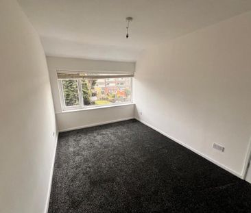 4 bedroom link detached house to rent - Photo 1