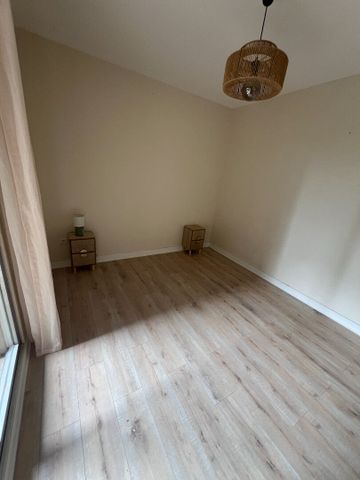 Location Appartement 2 pièces 56m² - Photo 3