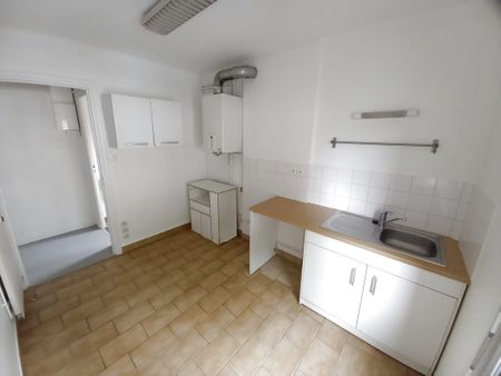 Location Appartement 3 pièces 69m² ST LO 50000 - Photo 4