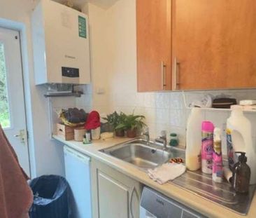 Hardy Avenue, Custom House, E16 - Photo 5