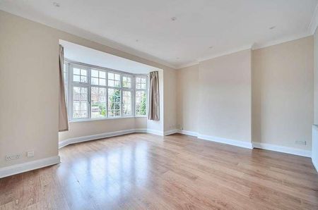 Etchingham Park Road, Finchley, N3 - Photo 2