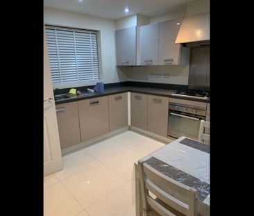 3 Bed Detached House, Beastow Road, M12 - Photo 6