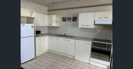 FURNISHED ONE AND HALF BEDROOMS APARTMENT - Photo 5