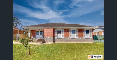 Family Home on Full-Size Block - Perfect for Growing Families - Photo 3