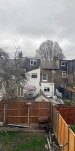 Room in a Shared House, Ada Gardens, E15 - Photo 3