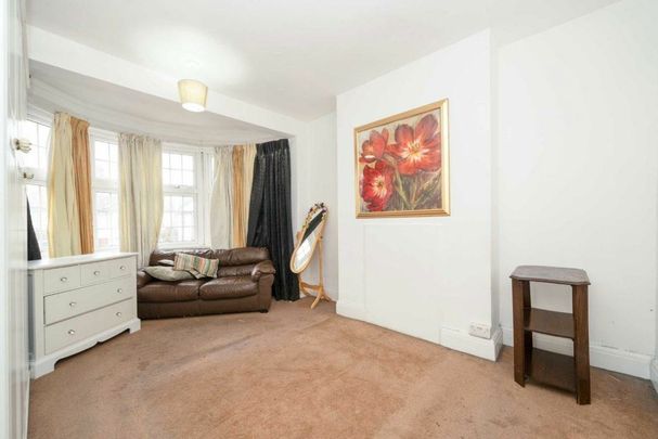 Hall Lane, Hendon, NW4 - Photo 1