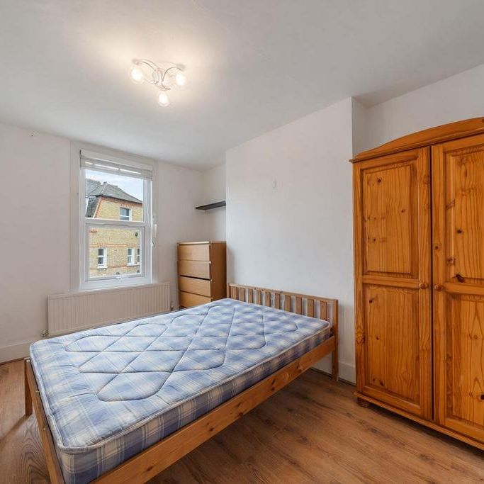 5 bedroom end of terrace house to rent - Photo 1