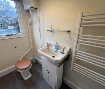 2 bedroom cottage to rent - Photo 2