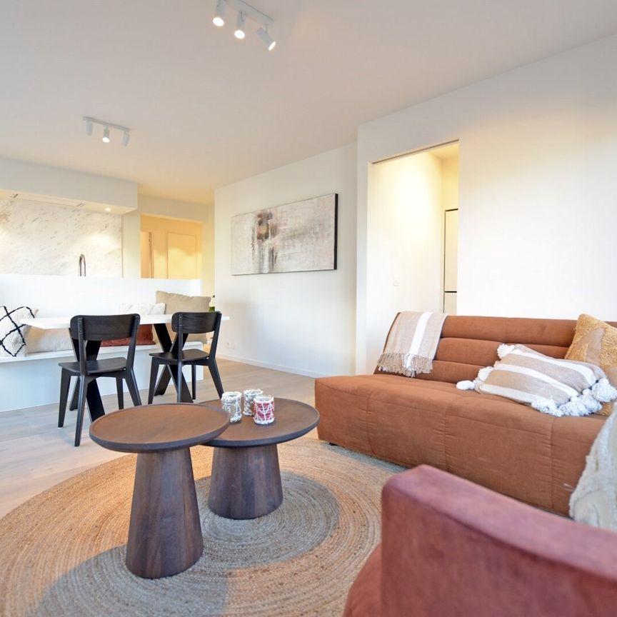 Gerenoveerd hoekappartement in hartje Knokke - Photo 1