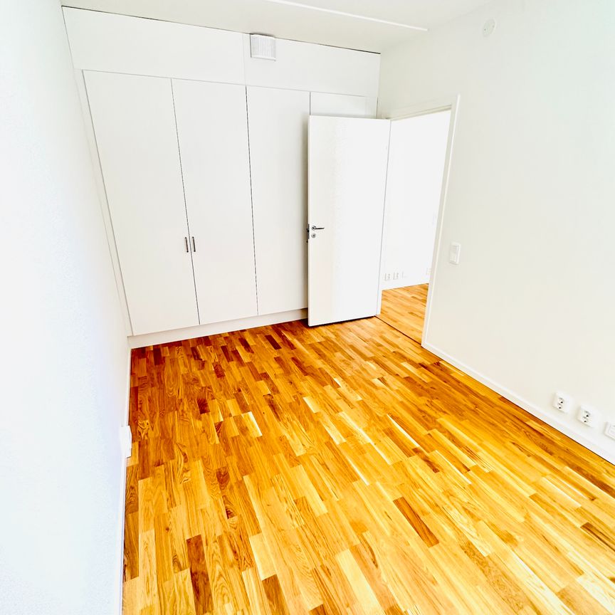 Modern och Charmig 2:a i Nyproduktion – Nära Tunnelbana & Natur - Photo 1