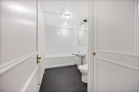 Belsize Park, London, London - Photo 4