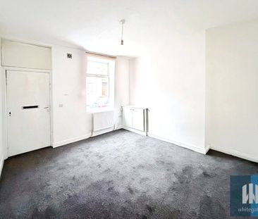 Leyland Road, Burnley, BB11 - Photo 1