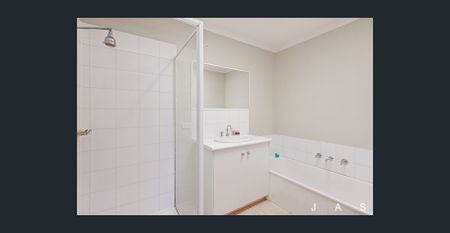 LIGHT FILLED TOWNHOUSE - Photo 2