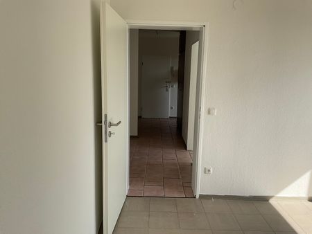 Sehr schöne 3 Zimmer Wohnung mit Balkon in Duisburg zu vermieten!!! - Photo 5