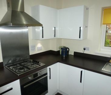3 bedroom semi-detached house to rent - Photo 5